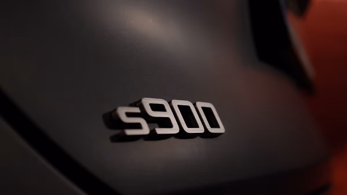 6904dd686b3e2cfcbaf29ab3_6900-brand